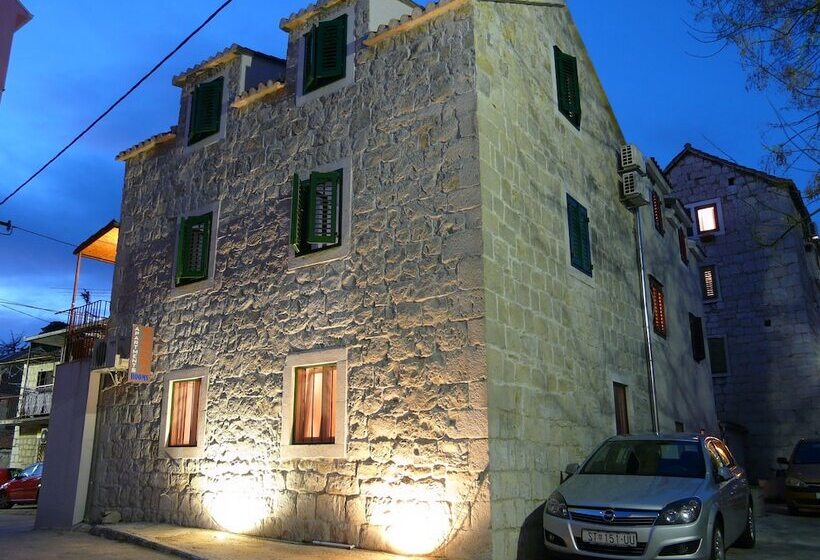 بنسيون House Sandra