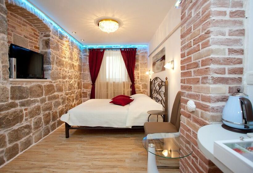 بنسيون House Sandra