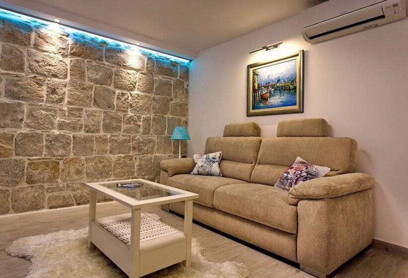 بنسيون House Sandra