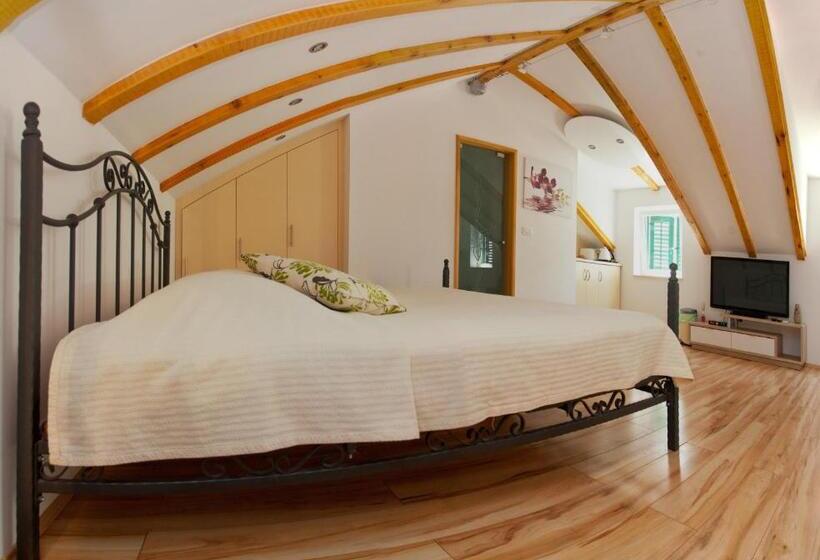 بنسيون House Sandra