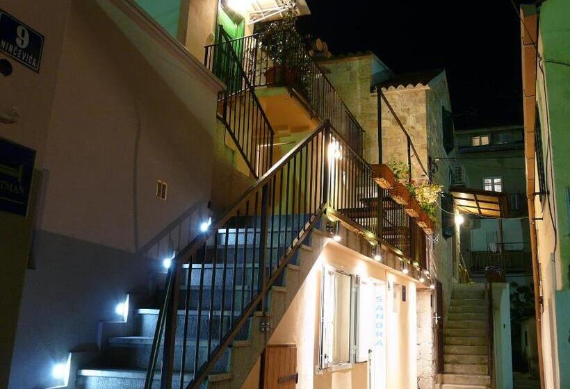 بنسيون House Sandra