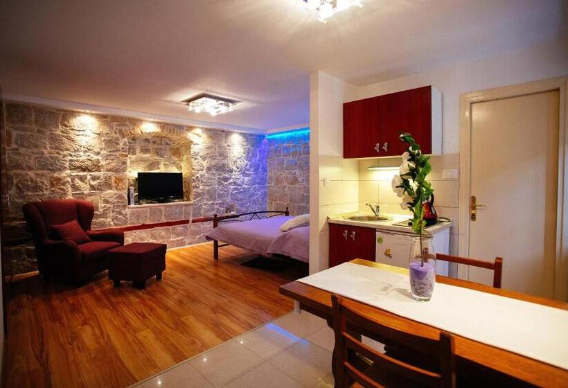 بنسيون House Sandra