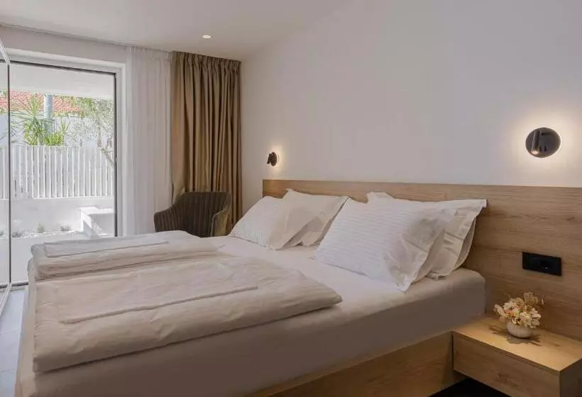 Aamiaismajoitus (B&B) Villa Miki