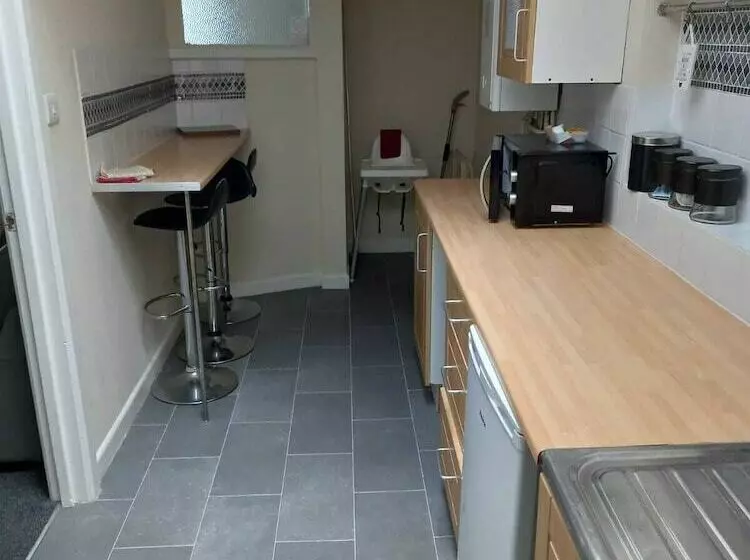 Cosy Cottage, A Spacious Home In Torquay