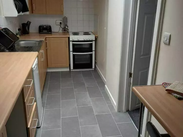 Cosy Cottage, A Spacious Home In Torquay