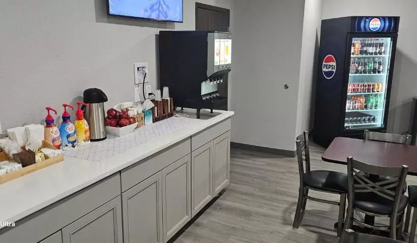 هتل Baymont By Wyndham Carlsbad Nm