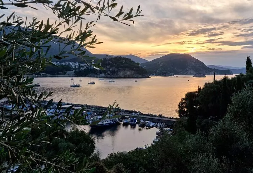 Hotelli Isavoria Resort