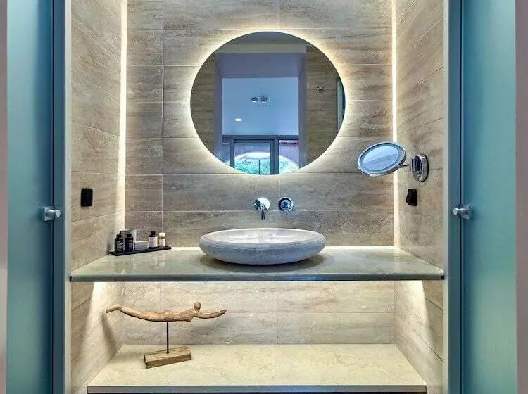 Hotelli Isavoria Resort