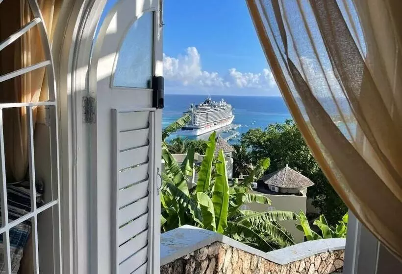 Humming Bird Holiday Retreat