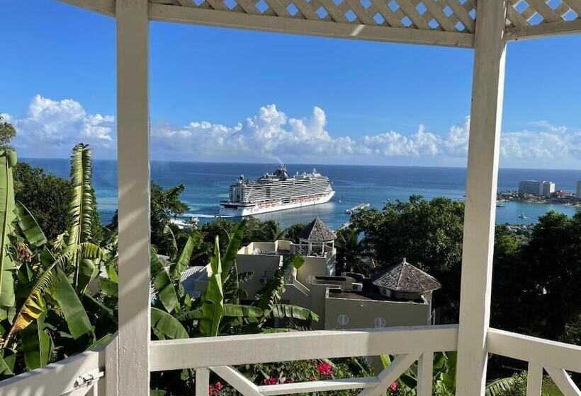 Humming Bird Holiday Retreat