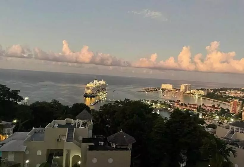 Humming Bird Holiday Retreat