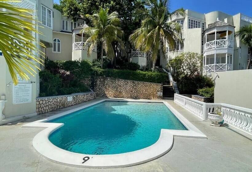 Humming Bird Holiday Retreat