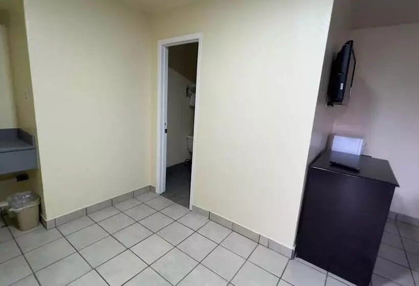 Motelli Americas Best Value Inn San Antonio Airport South