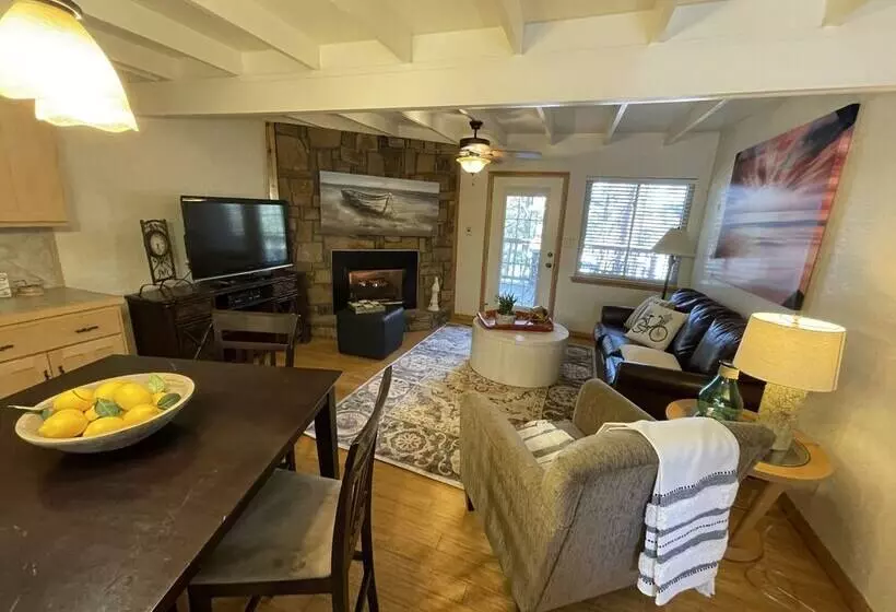 Mountain Harbor Two Bedroom Lodge Cottage By Redawning