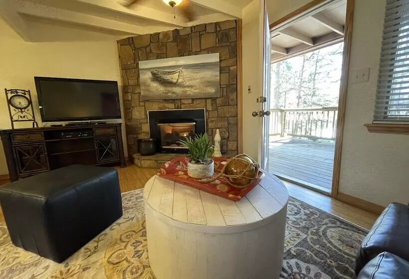 Mountain Harbor Two Bedroom Lodge Cottage By Redawning