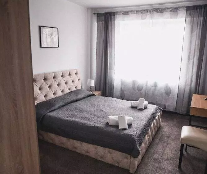 ペンション Petroshani