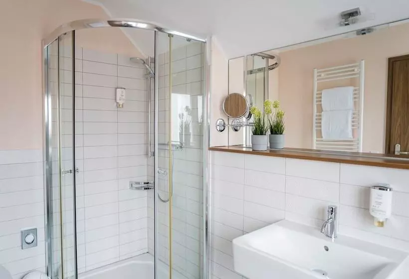 Point Hotel Apartments & Rooms