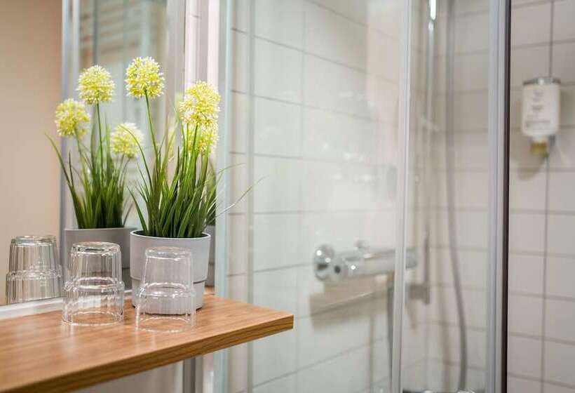 Point Hotel Apartments & Rooms