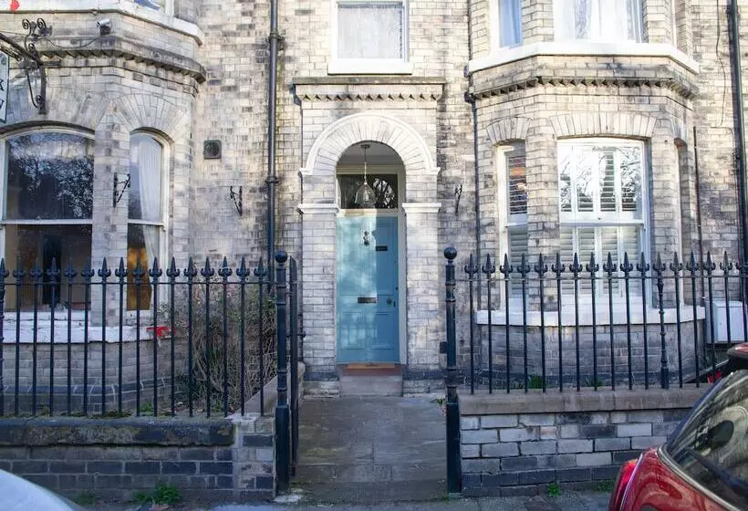 اقامتگاه York Minster 3 Bed Sleeps 6 Fireplace Free Parking