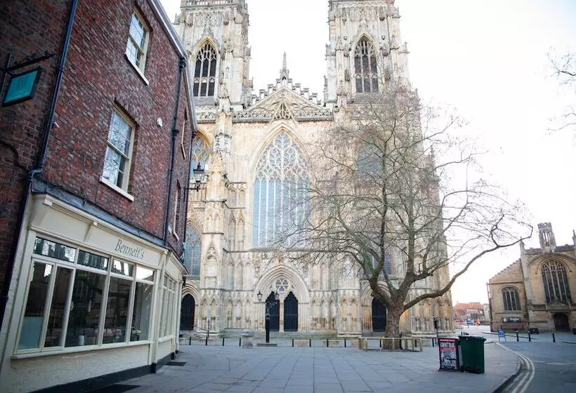 اقامتگاه York Minster 3 Bed Sleeps 6 Fireplace Free Parking