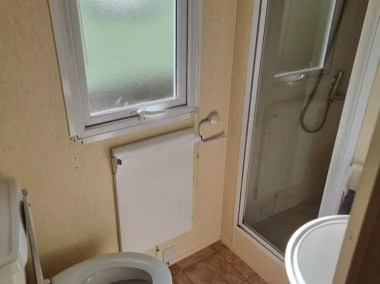 Beautiful 2 Bed Caravan In Abergele Town