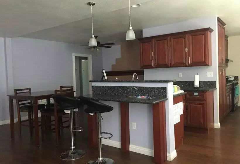 Aamiaismajoitus (B&B) 7767 Sweet Rnch Cir