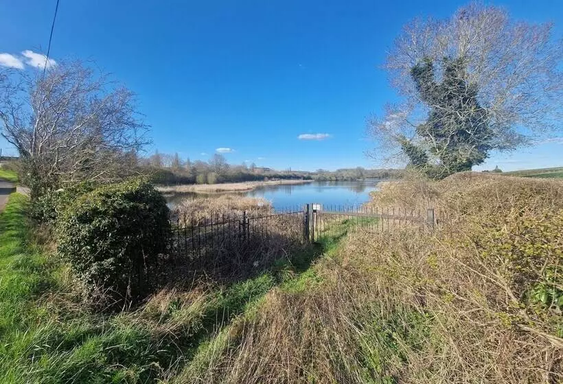 Fully Detached Cottage House Loddington Kettering