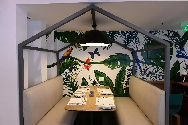 ホテル Aiden By Best Western Vagator Goa