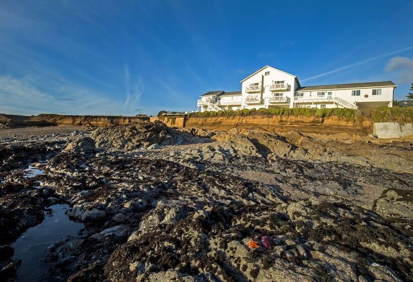 فندق Black Sands Inn