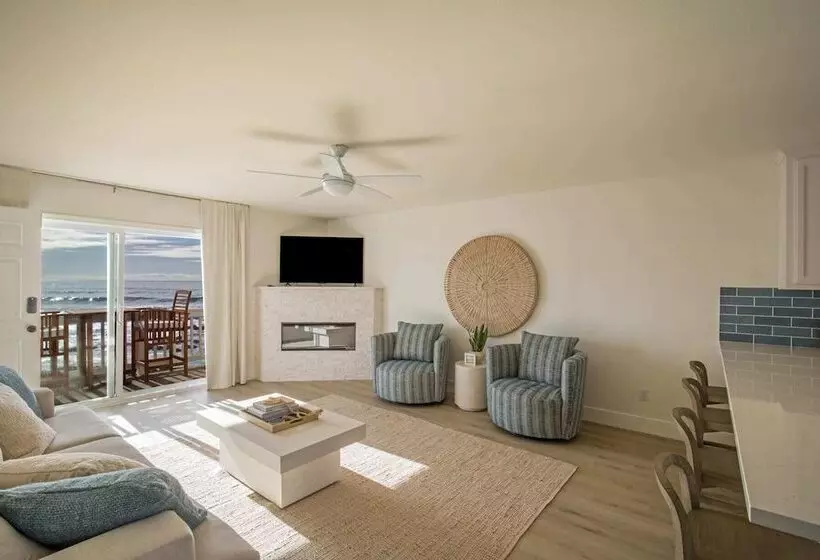 Hotelli Black Sands Inn