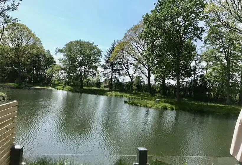 Hotelli Cedar Boutique Lodge Dog, Fishing And Spa Access