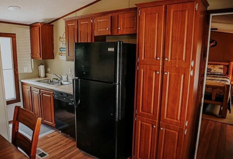 Отель Waterfront Lodge 4 Bedroom Lodge By The Lodges At Fossil Creek