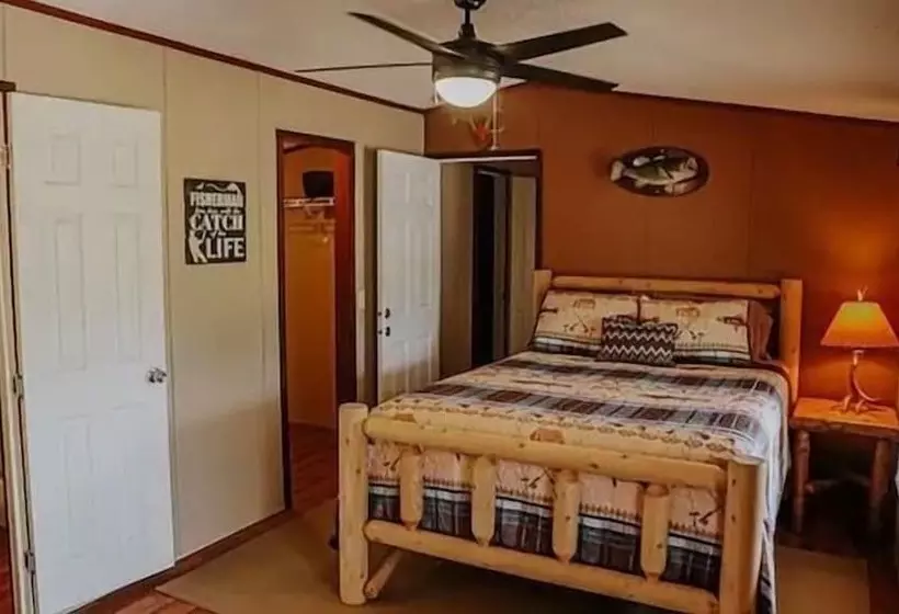 Hotelli Waterfront Lodge   4 Bedroom Lodge By The Lodges At Fossil Creek