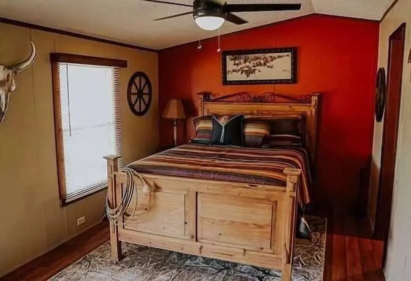 Hotelli Waterfront Lodge   4 Bedroom Lodge By The Lodges At Fossil Creek