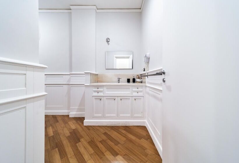 پانسیون Dante 138 Classs & Apartments