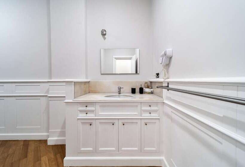 پانسیون Dante 138 Classs & Apartments