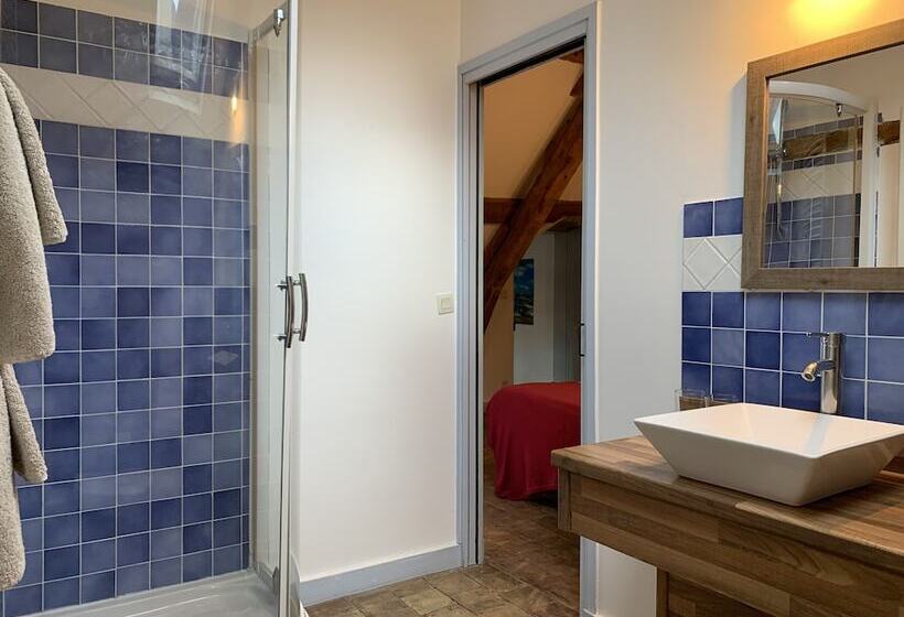 پانسیون L école Des Demoiselles