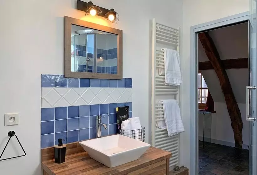 Majatalo L école Des Demoiselles