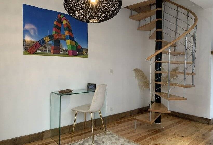 پانسیون L école Des Demoiselles