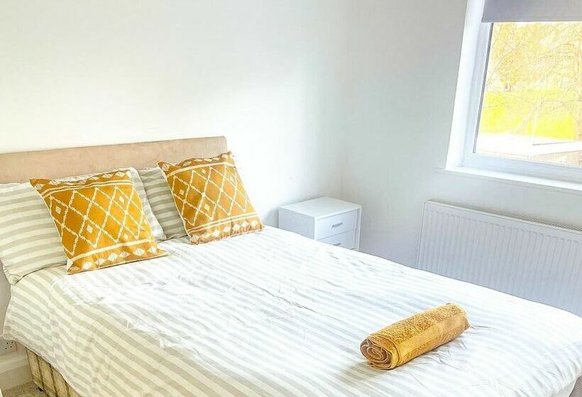 Residência 3 Bed House In London Garden & Free Parking