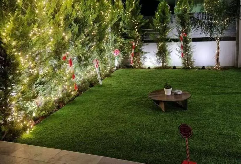 レジデンス Damona 2br Luxury Home With Garden