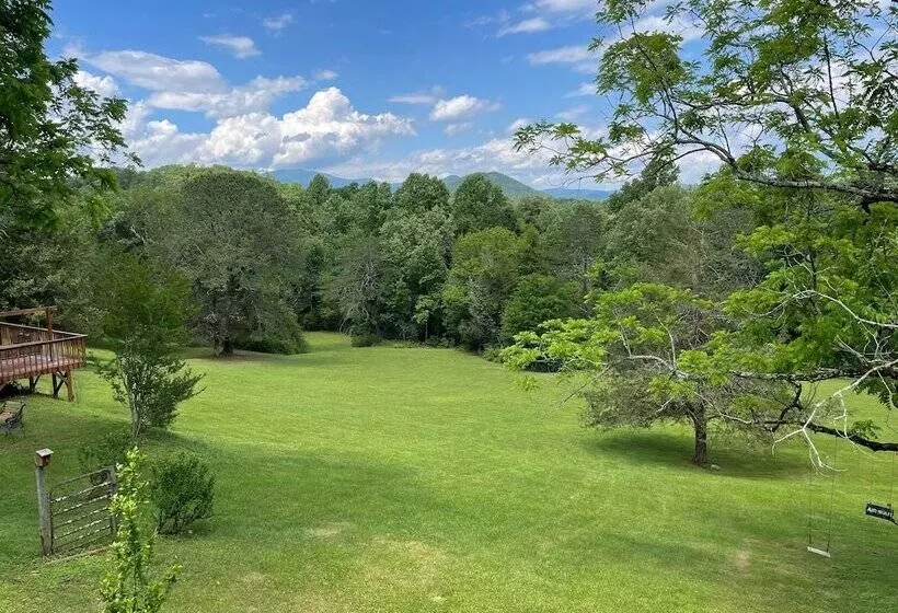 The Sautee Inn Bed & Breakfast