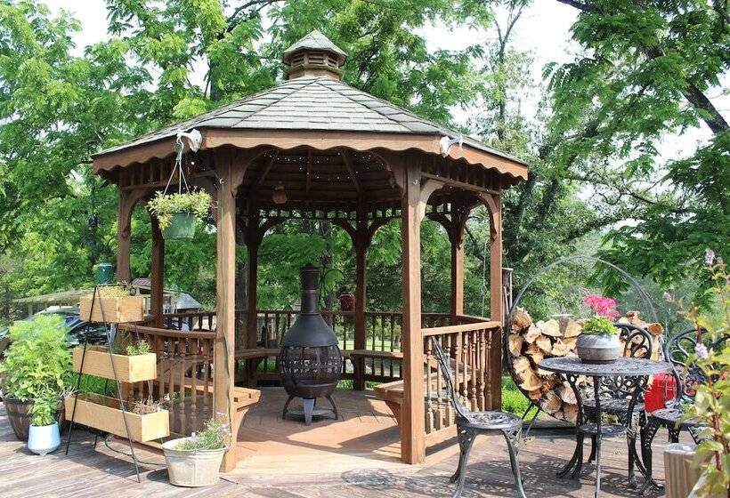 The Sautee Inn Bed & Breakfast