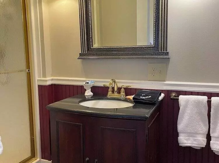 The Sautee Inn Bed & Breakfast