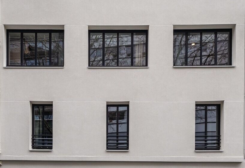 هاستل Beau M Paris