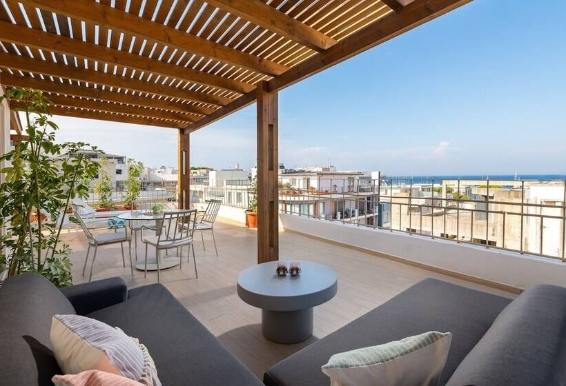 ホテル The 12th City