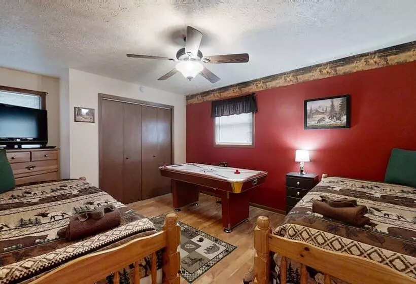 Mountaintop Hideaway