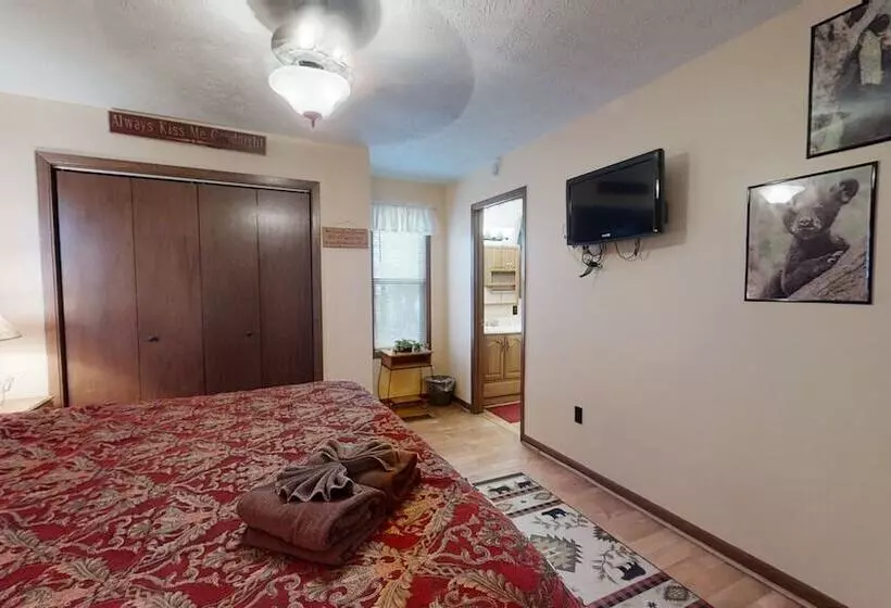 Mountaintop Hideaway