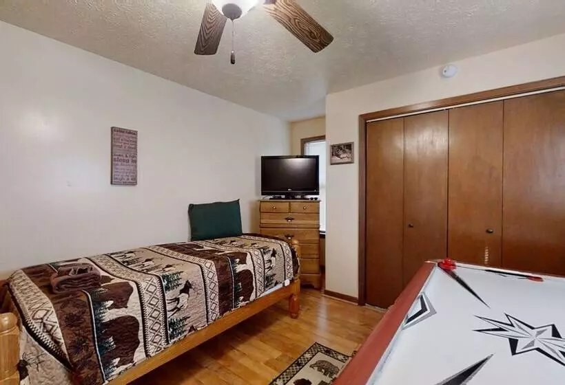 Mountaintop Hideaway