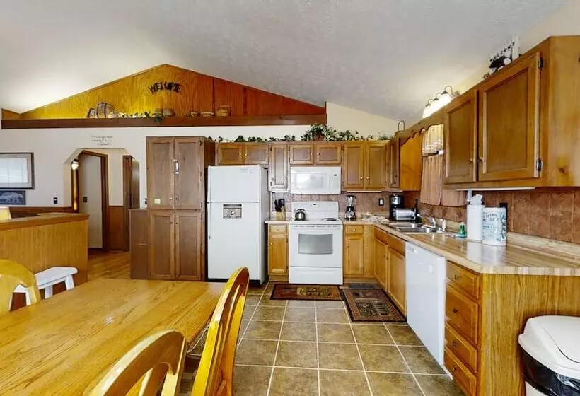 Mountaintop Hideaway